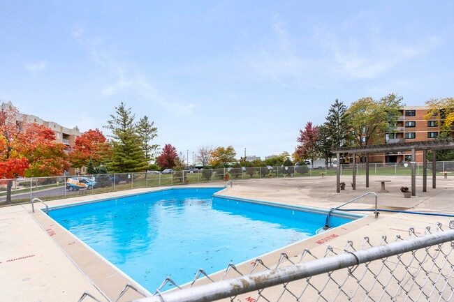 Building Photo - 2201 S Highland Ave