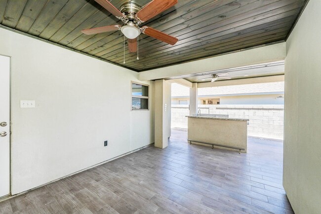 Building Photo - 2319 Palos Lp