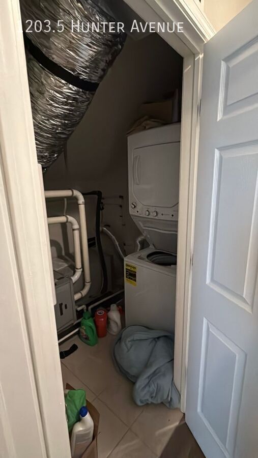 Building Photo - 1203.5 Hunter Ave