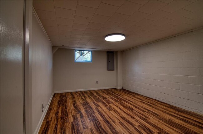 Building Photo - 2232 Old Spring Rd