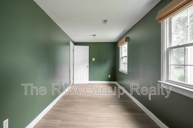 Building Photo - 712 Hill Top Dr
