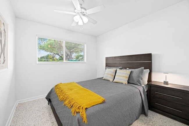 Building Photo - 409 NW 27th St