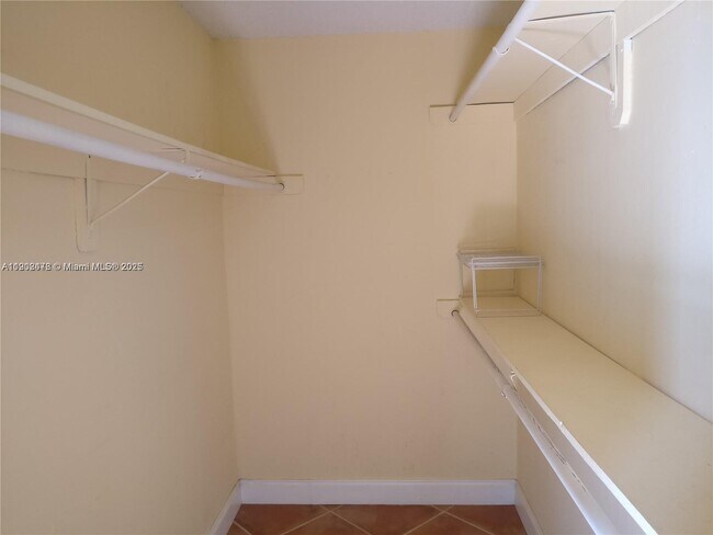 Building Photo - 1801 S Treasure Dr