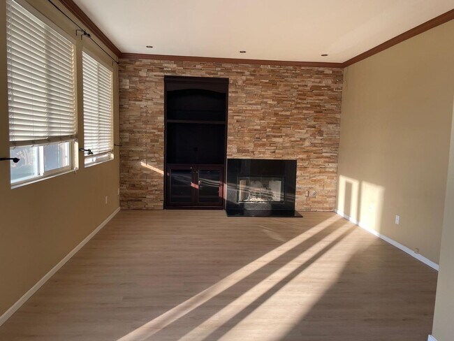 Building Photo - Welcome to this beautifully upgraded 4-bed...