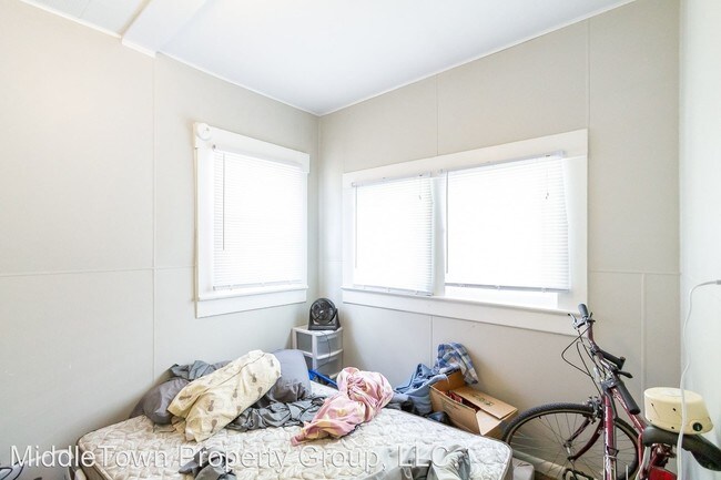 Building Photo - 1526-1526 1/2 W Jackson St