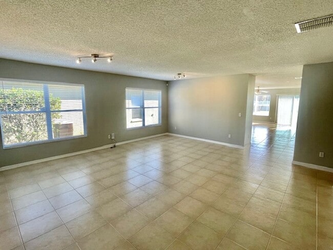 Building Photo - Sanford - 4 Bedroom, 2 Bathroom - $2,395.00