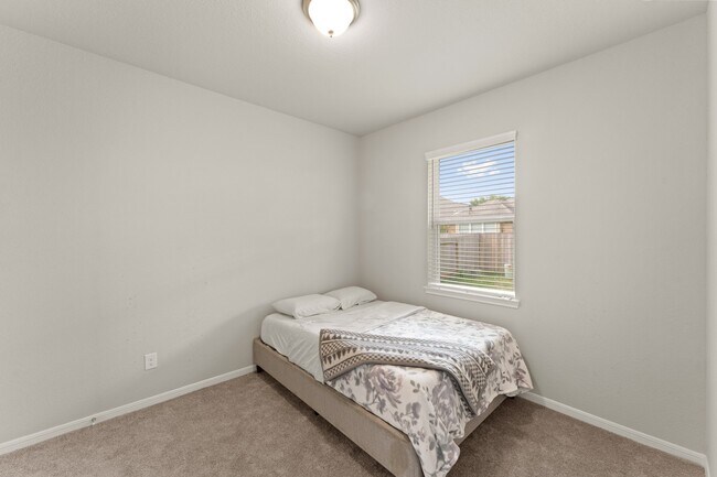 Building Photo - 6322 Prince Pl Dr