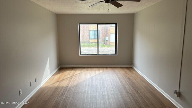 Building Photo - 7008 Wildwood Cir