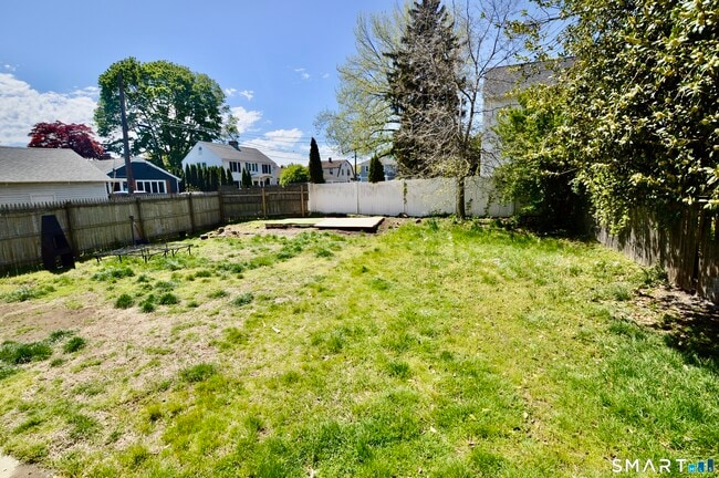 Building Photo - 48 Riverview Pl