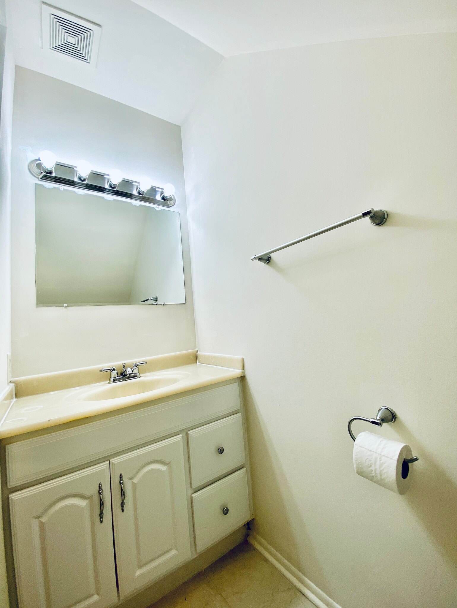 Building Photo - 10690 High Beam Ct