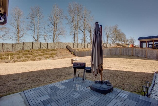 Building Photo - 5015 Montes Ln