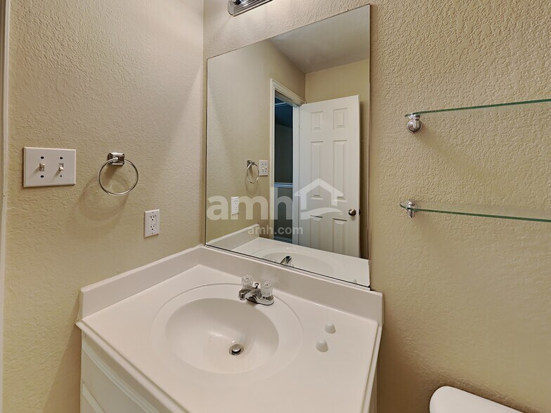 Building Photo - 1218 Kynette Dr