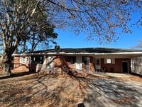 Building Photo - 1006 River Rd