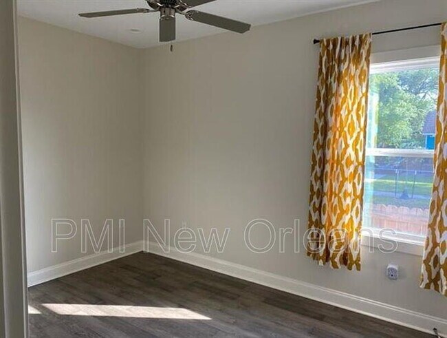 Building Photo - Single Family Home