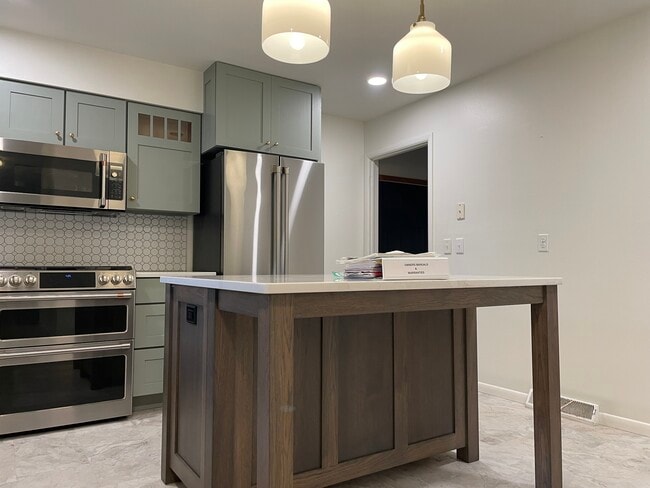 Building Photo - 1210 Acewood Blvd