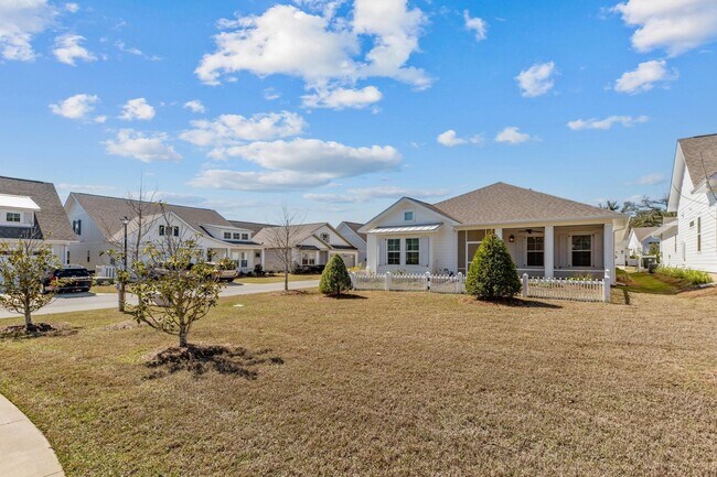 Building Photo - 465 Karcher Ave