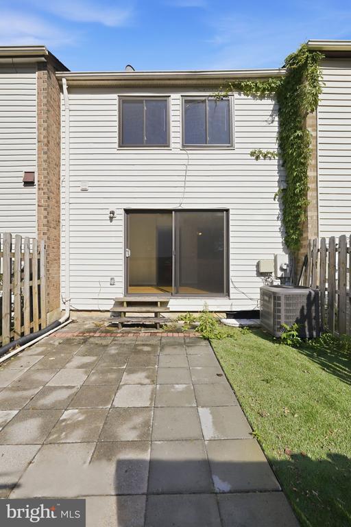Building Photo - 1204 Brethour Ct