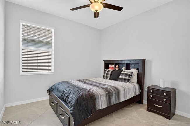 Building Photo - 2130 Hamlin St