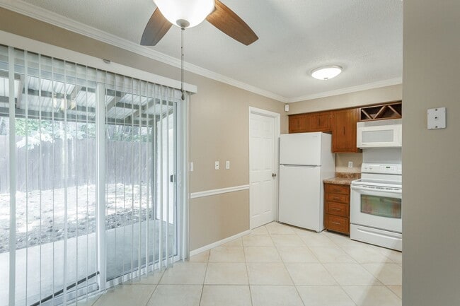 Building Photo - 741 S Germantown Cir