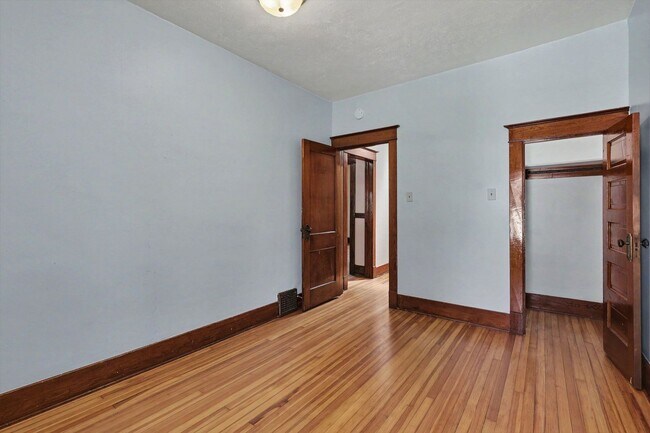 Building Photo - Charming University Neighborhood Home | 2 Bedrooms + Bonus Room