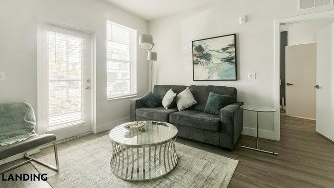 Building Photo - 4950 W Prescott St