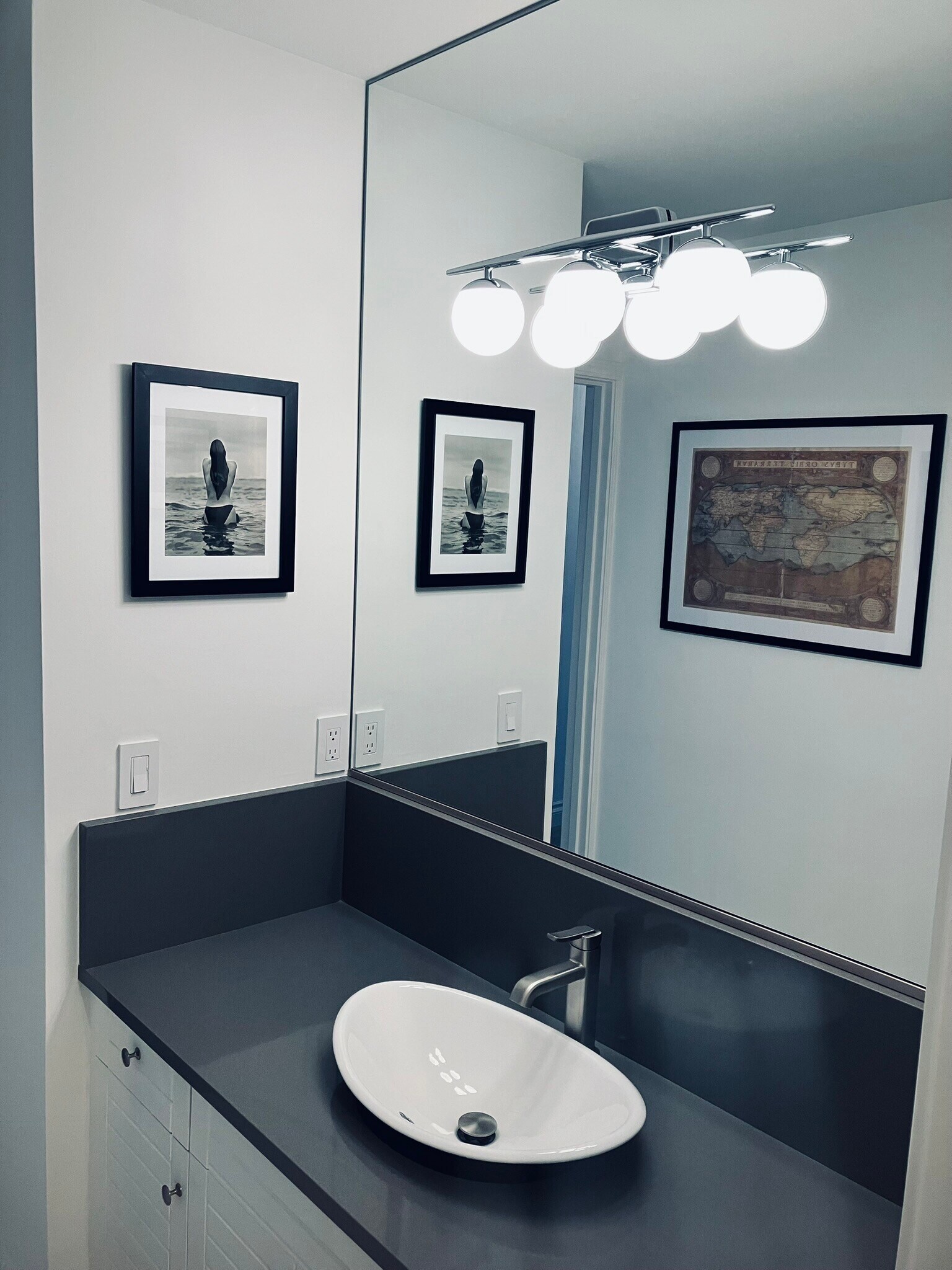 Large Mirror in Vanity - 2698 Spyglass Dr