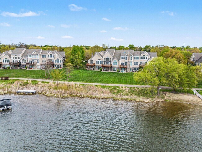 Building Photo - 24829 Reeds Pointe Dr