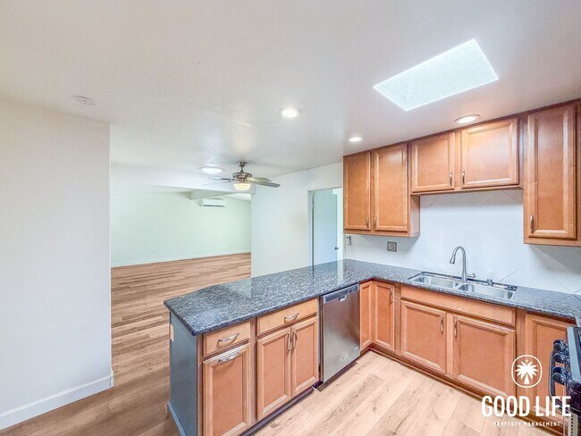 Building Photo - SD: Spacious 4BD/2BA Home in Clairemont with Large Turf Yard, Garage & In-Unit Laundry