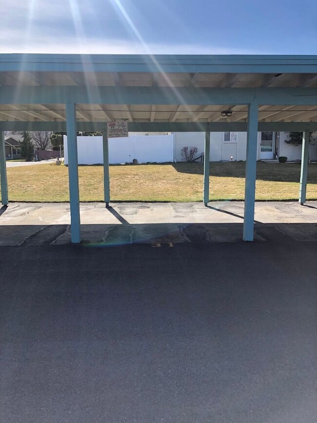 Building Photo - Now renting 1 bedroom Condo Downstairs