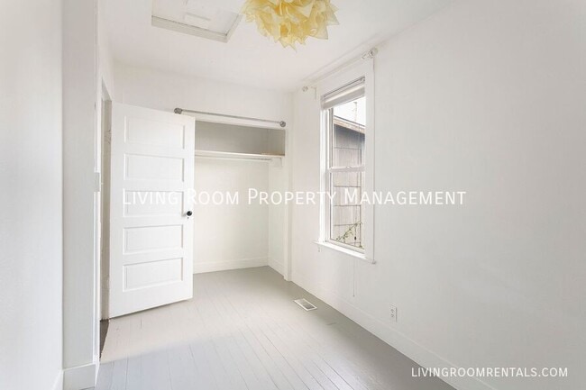 Building Photo - 4503 SE 67th Ave