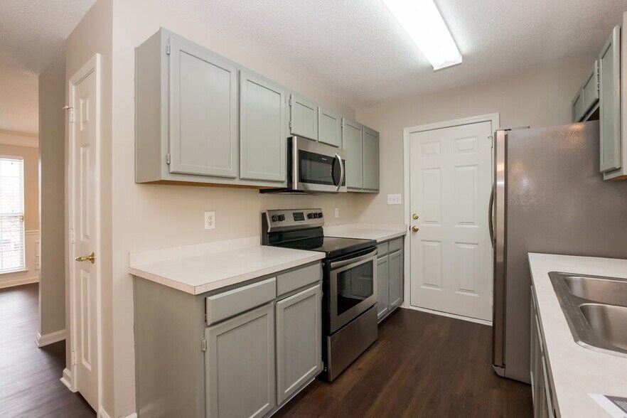 Building Photo - 8701 Terra Cotta Dr