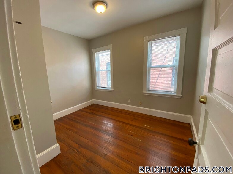 Building Photo - 348 Faneuil St