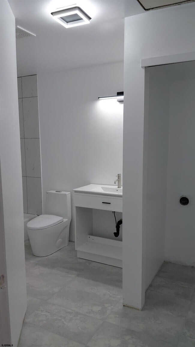 Building Photo - 137 Heather Croft