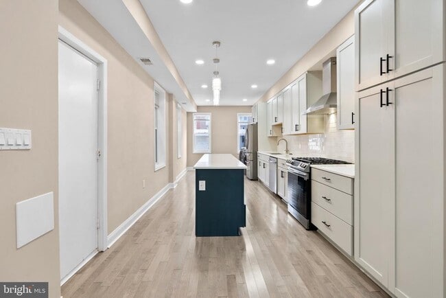 Building Photo - 1641 4th St NW