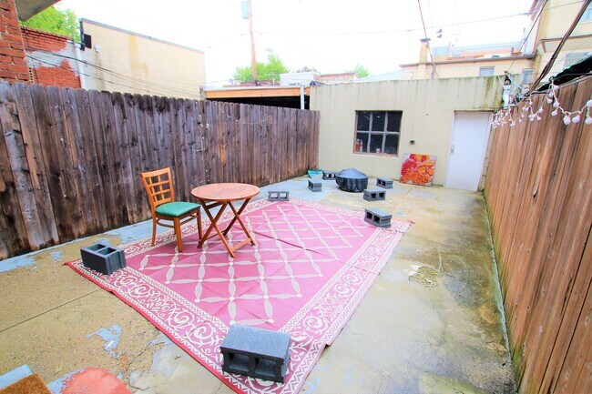 Building Photo - 3 bedroom 2 bath apartment in south broad street