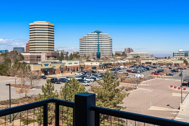 Building Photo - Penthouse level Condo in Greenwood Village!