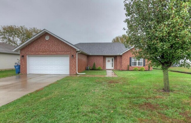 Building Photo - 1531 Lucas Dr