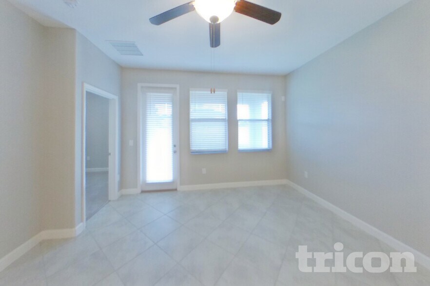 Building Photo - 9735 Ivory Dr