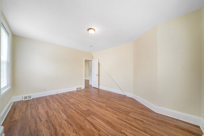 Building Photo - 661 Downingtown Pike