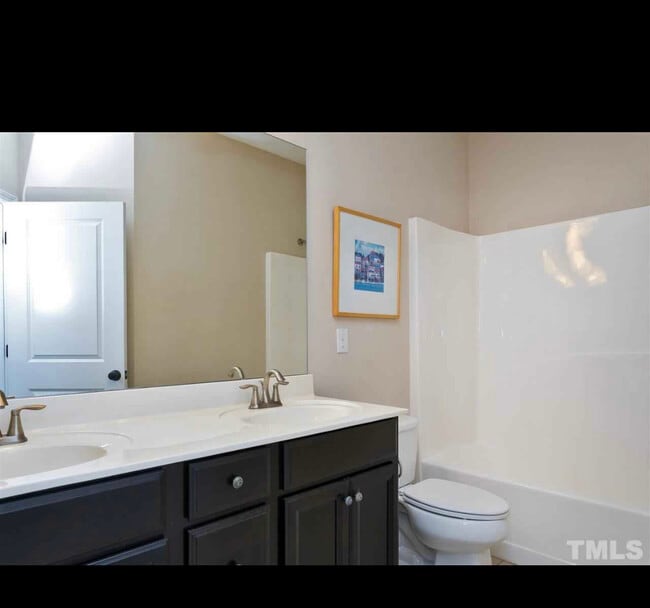 Building Photo - 1404 Alemany St