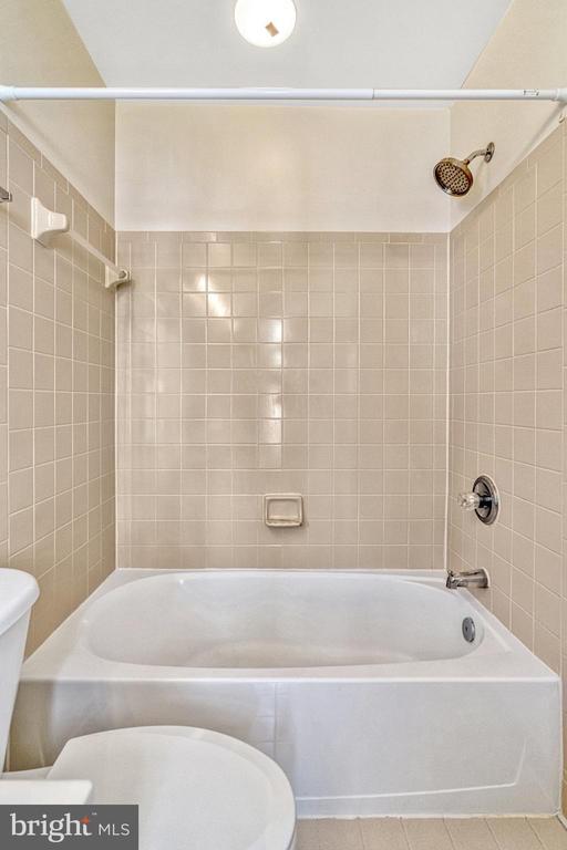 Building Photo - 13051 Park Crescent Cir