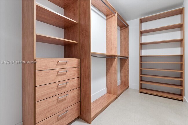 Building Photo - 16385 Biscayne Blvd