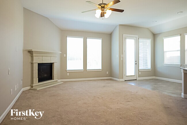 Building Photo - 13605 Northline Lake Dr