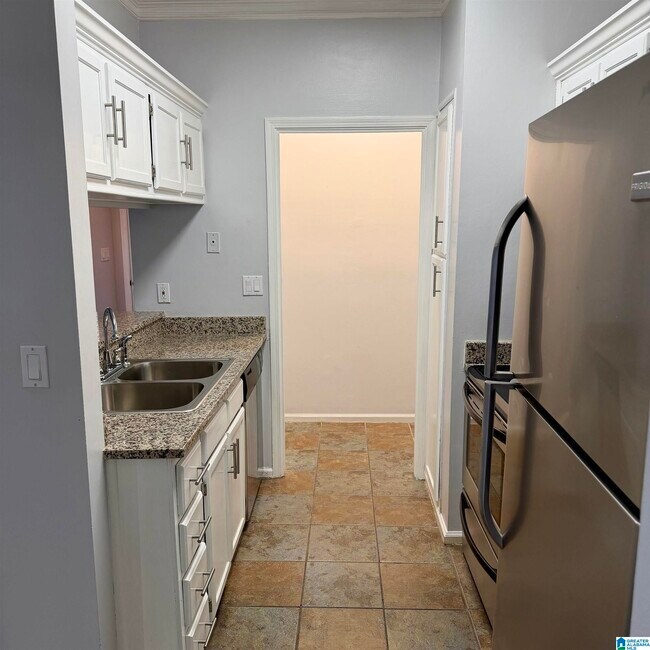 Building Photo - 1932 Waterford Pl