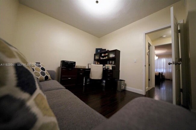 Building Photo - 171 SW 96th Ave