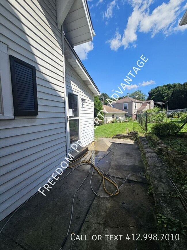 Building Photo - 462 McKinley Ave