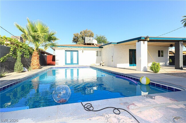 Building Photo - 2100 Santa Ynez Dr