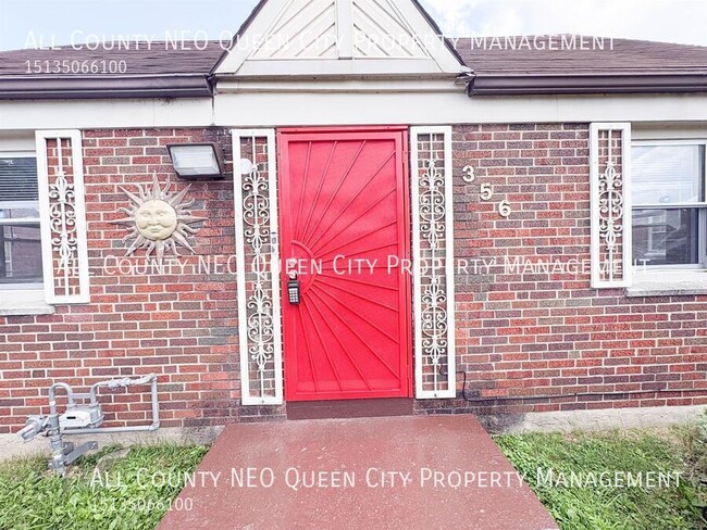 Building Photo - 356 Harriet St