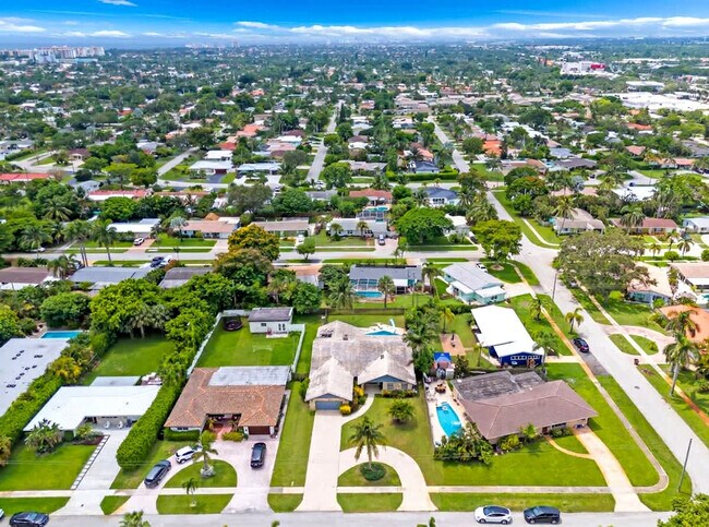 Building Photo - 1006 SE 6th St