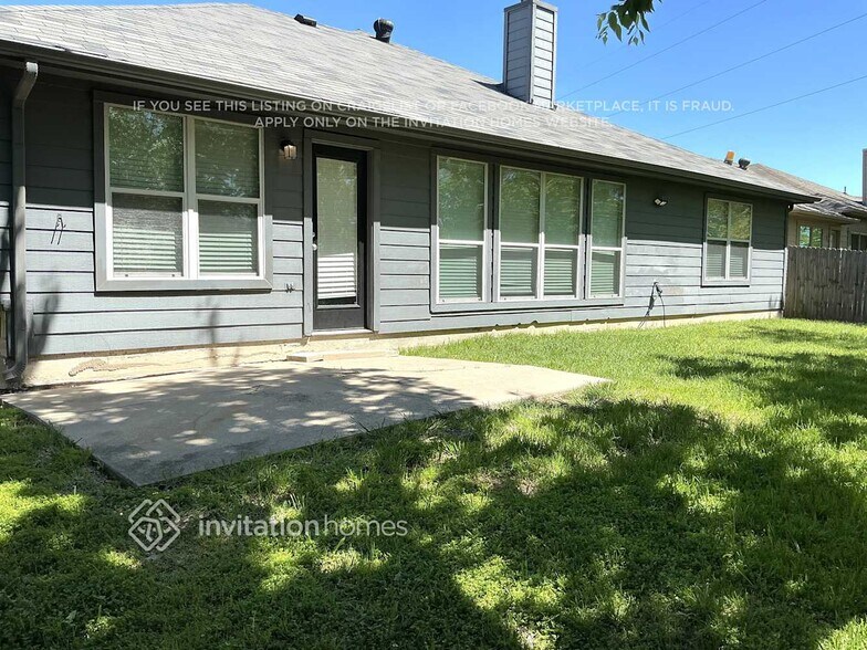 Building Photo - 205 Falling Leaves Trail